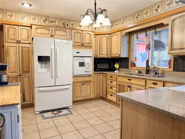 $325,000 | 1809 Hillcrest Drive, Trenton, MO 64683