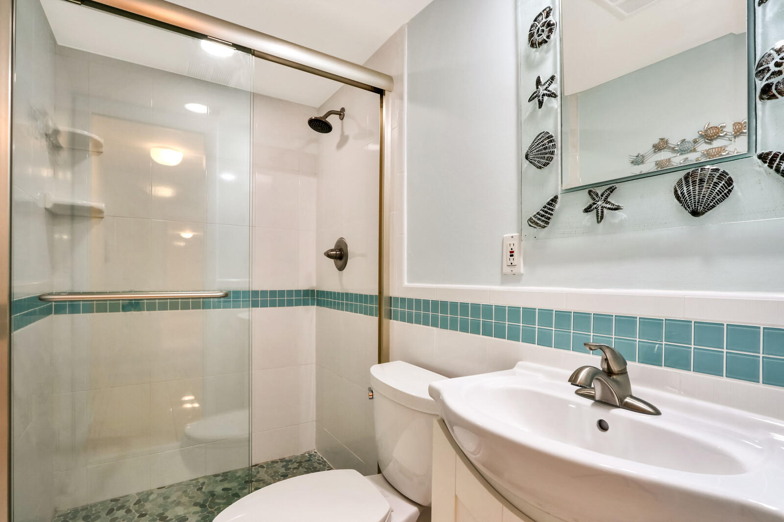 1100 Surf Road, Unit 113 Singer Island, FL 33404 - Photo 19 of 37 guest bath 2