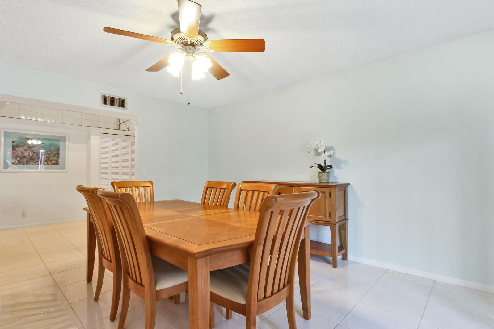 1100 Surf Road, Unit 113 Singer Island, FL 33404 - Photo 4 of 37 Dining area