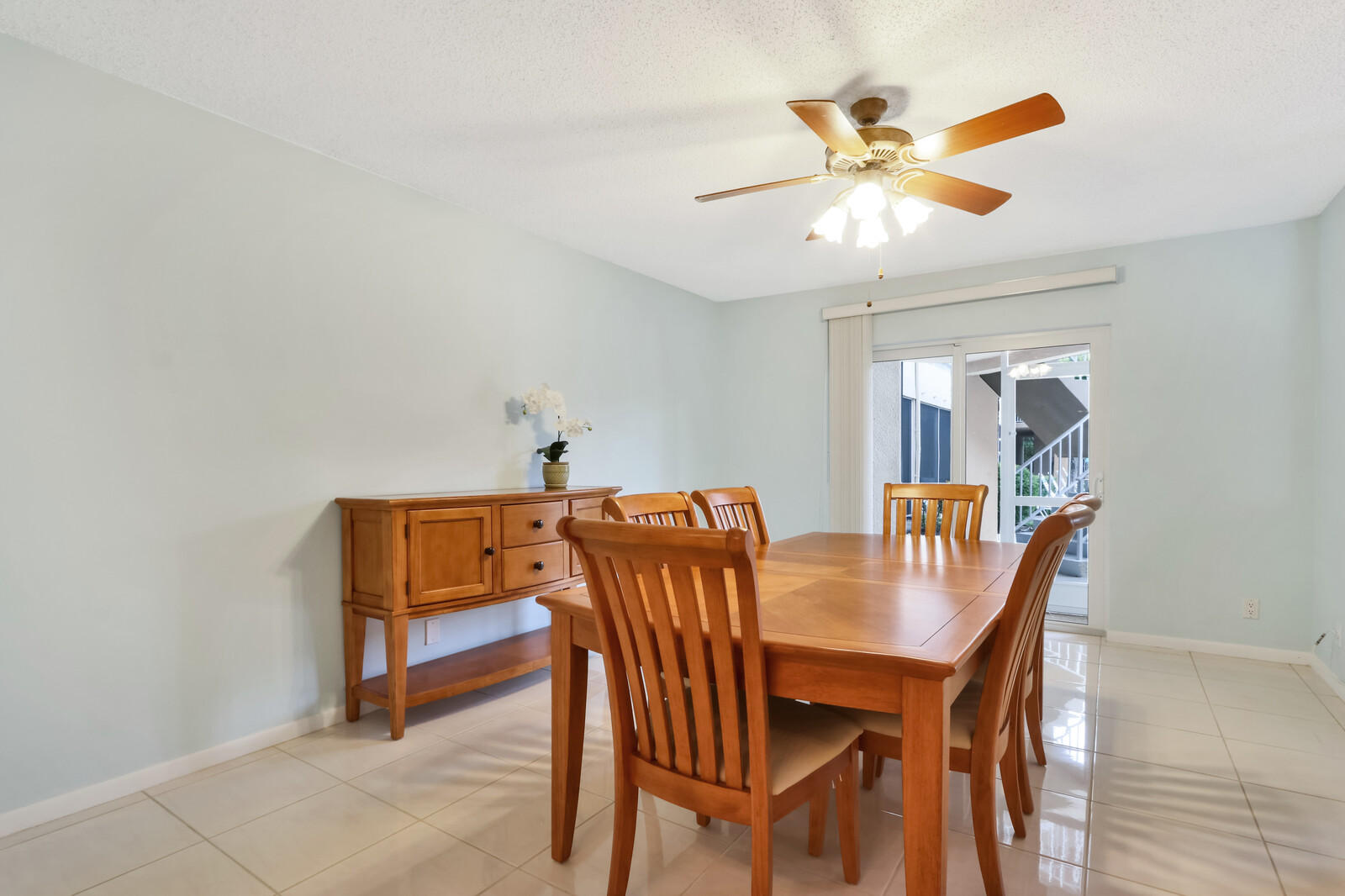 1100 Surf Road, Unit 113 Singer Island, FL 33404 - Photo 5 of 37 Dining Area