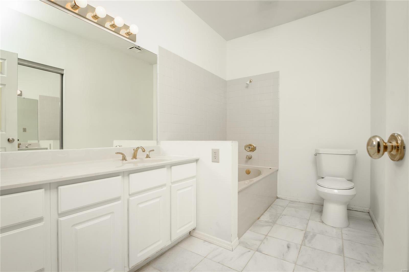1035 North Spoede Road St. Louis, MO 63146 - Photo 8 of 12 Gallery Image 8