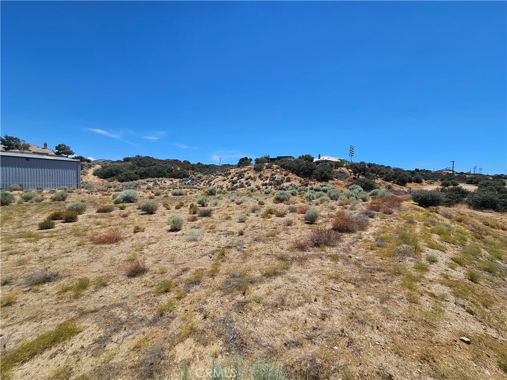 10735 Ranchero Road Oak Hills, CA 92344 - Photo 7 of 12 Gallery Image 7