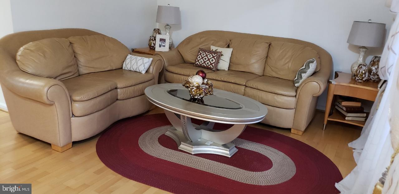 5418 Castlestone Drive Rosedale, MD 21237 - Photo 3 of 25 Living Room