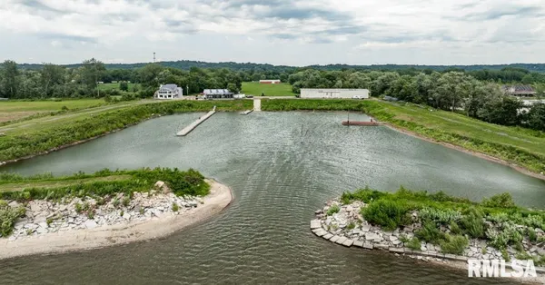 $1,100,000 | 1109-1111 Sunset Drive, East Peoria, IL 61611