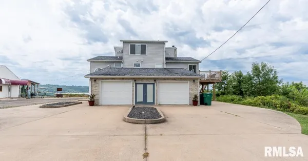 $1,100,000 | 1109-1111 Sunset Drive, East Peoria, IL 61611