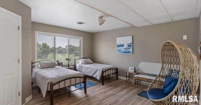 $1,100,000 | 1109-1111 Sunset Drive, East Peoria, IL 61611