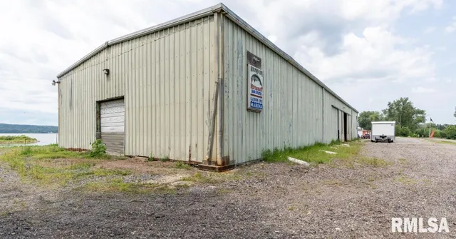 $1,100,000 | 1109-1111 Sunset Drive, East Peoria, IL 61611