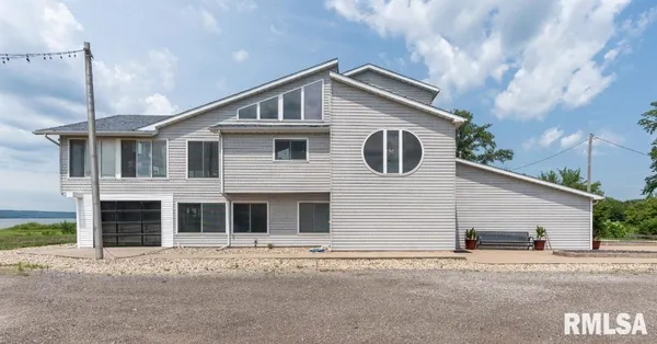 $1,100,000 | 1109-1111 Sunset Drive, East Peoria, IL 61611