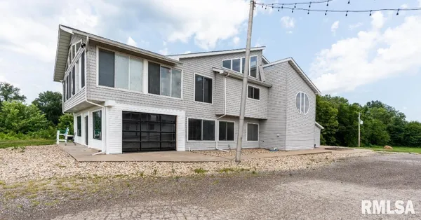 $1,100,000 | 1109-1111 Sunset Drive, East Peoria, IL 61611
