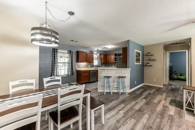 $299,999 | 65 Cauthen Drive, Huntsville, TX 77320