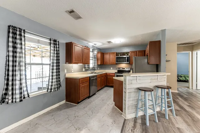 $299,999 | 65 Cauthen Drive, Huntsville, TX 77320