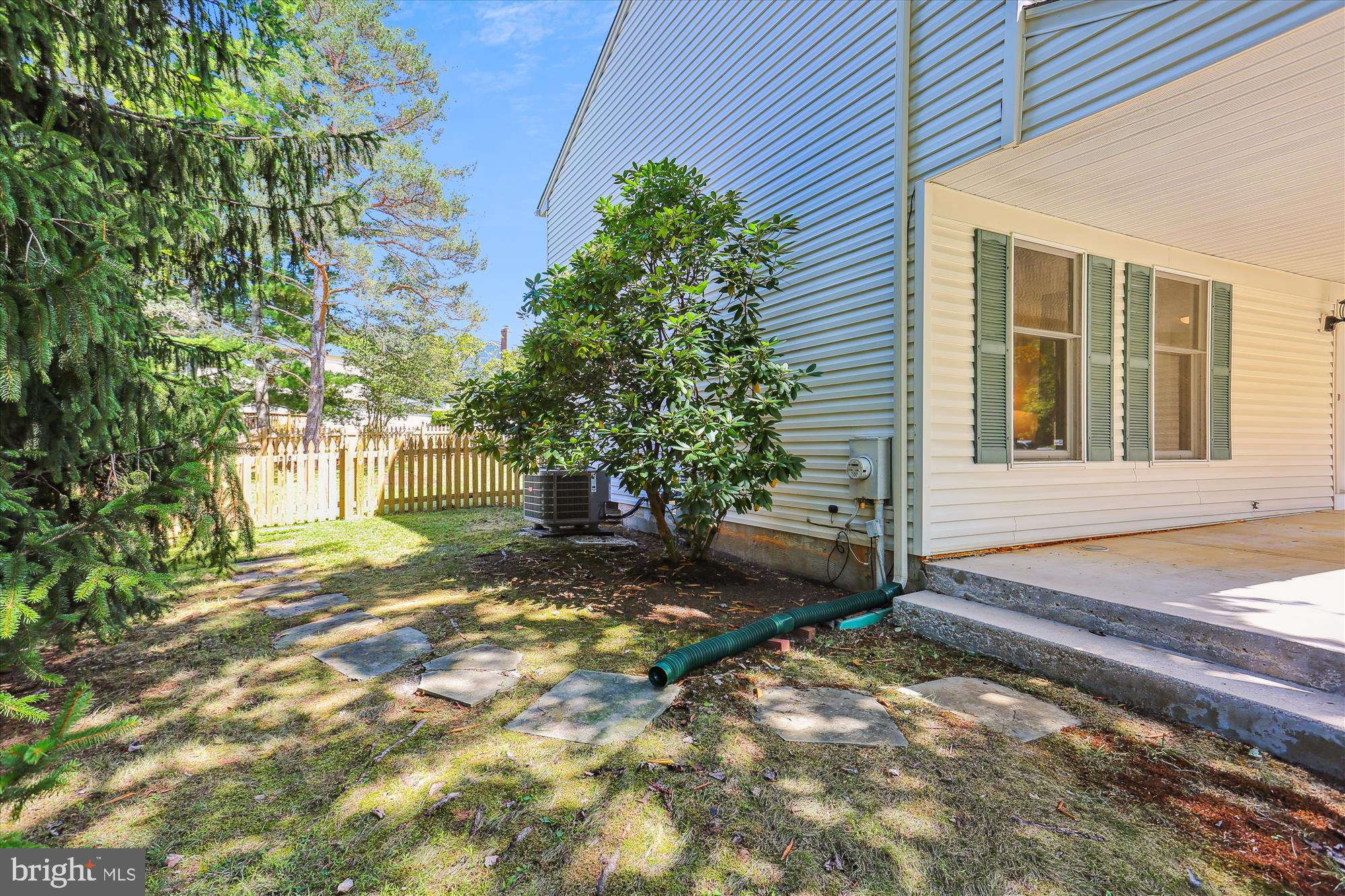 14821 Windmill Terrace Silver Spring, MD 20905 - Photo 13 of 72 Side Yard