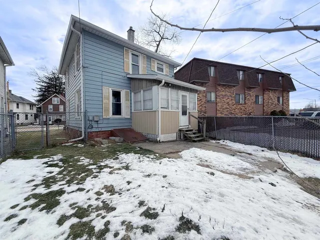 $95,500 | 1841 Avenue Of The Cities, Moline, IL 61265