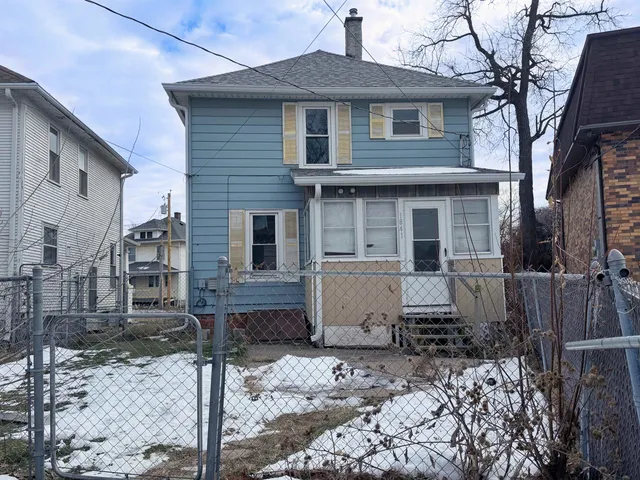 $95,500 | 1841 Avenue Of The Cities, Moline, IL 61265