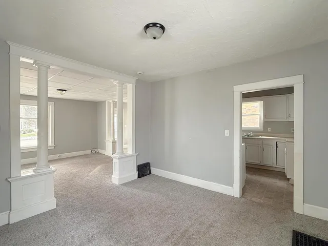 a view of empty room with window