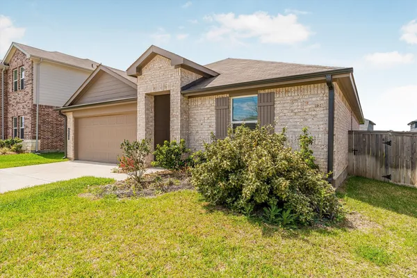 $2,200 | 40619 Pine Spruce Lane, Magnolia, TX 77354
