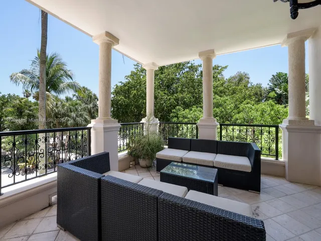 $4,100,000 | 19126 Fisher Island Drive, Unit 19126, Miami Beach, FL 33109
