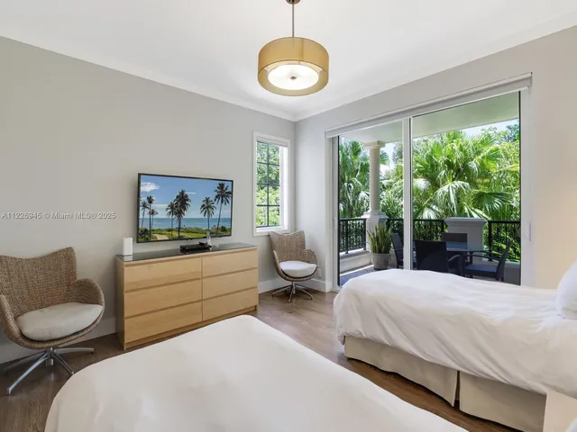$4,100,000 | 19126 Fisher Island Drive, Unit 19126, Miami Beach, FL 33109