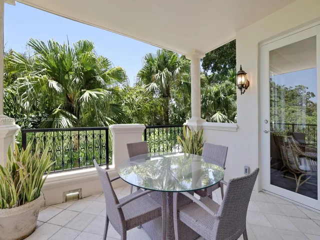 $4,100,000 | 19126 Fisher Island Drive, Unit 19126, Miami Beach, FL 33109