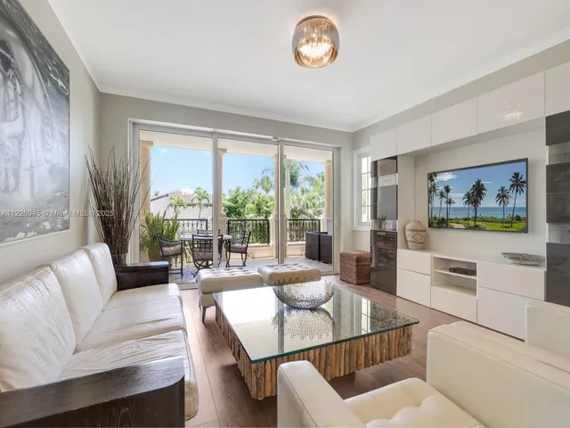 $4,100,000 | 19126 Fisher Island Drive, Unit 19126, Miami Beach, FL 33109
