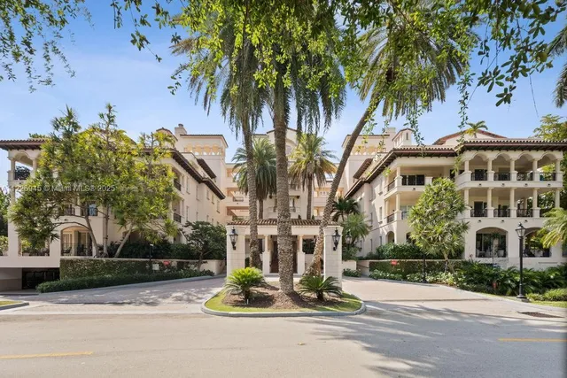 $4,100,000 | 19126 Fisher Island Drive, Unit 19126, Miami Beach, FL 33109