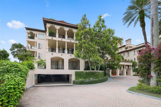$4,100,000 | 19126 Fisher Island Drive, Unit 19126, Miami Beach, FL 33109
