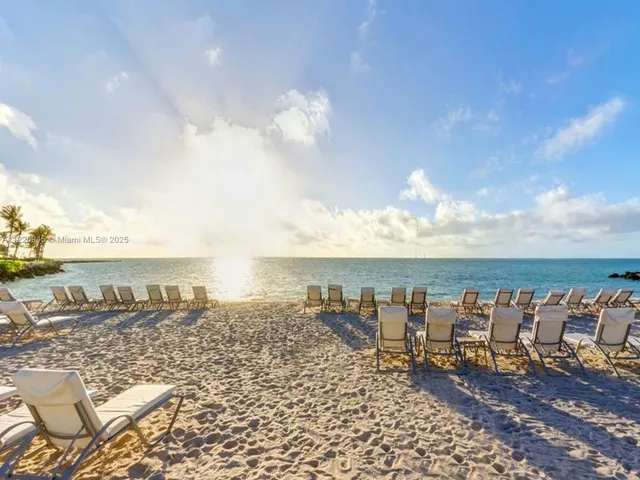 $4,100,000 | 19126 Fisher Island Drive, Unit 19126, Miami Beach, FL 33109