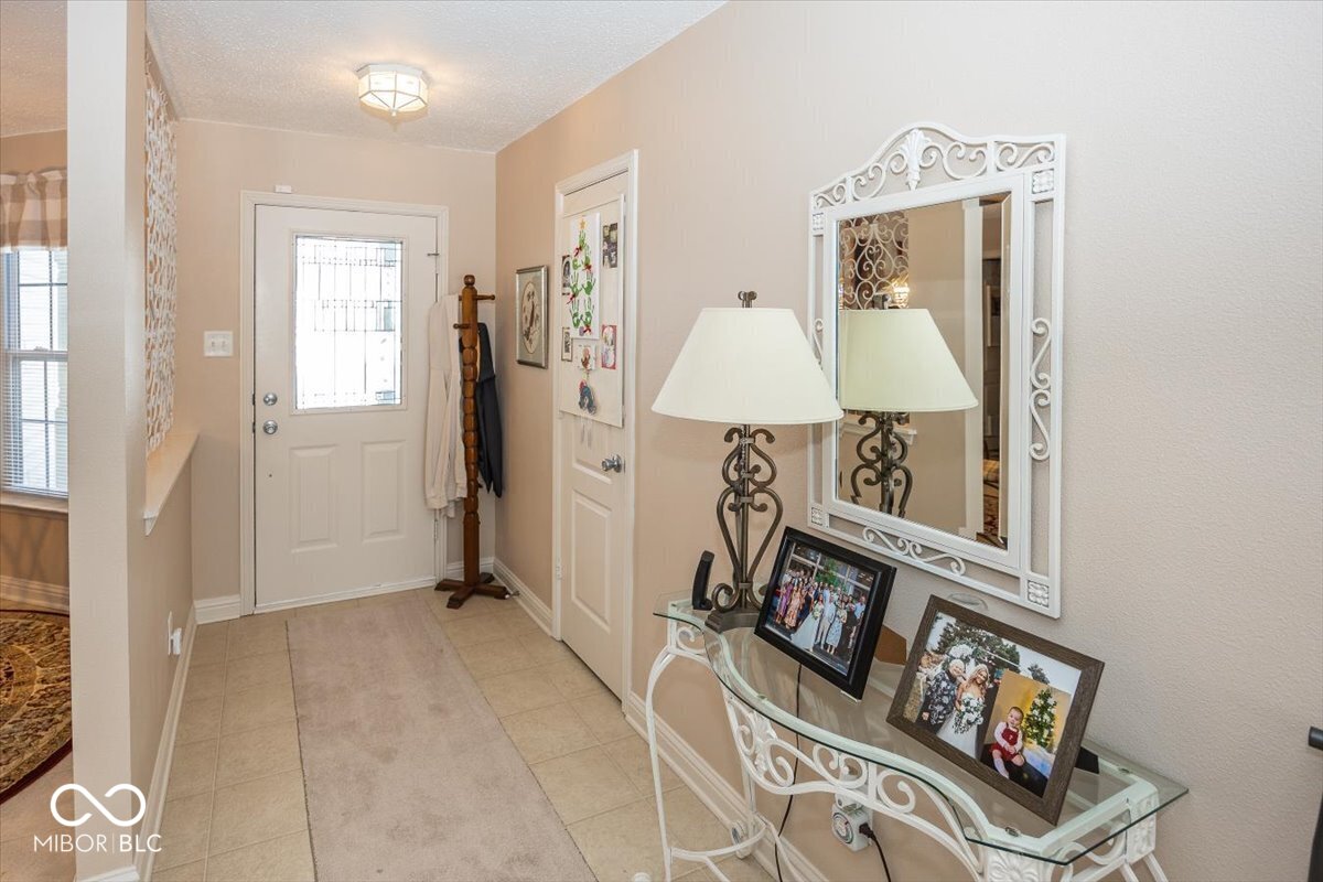 937 Springside Court Greenfield, IN 46140 - Photo 4 of 21