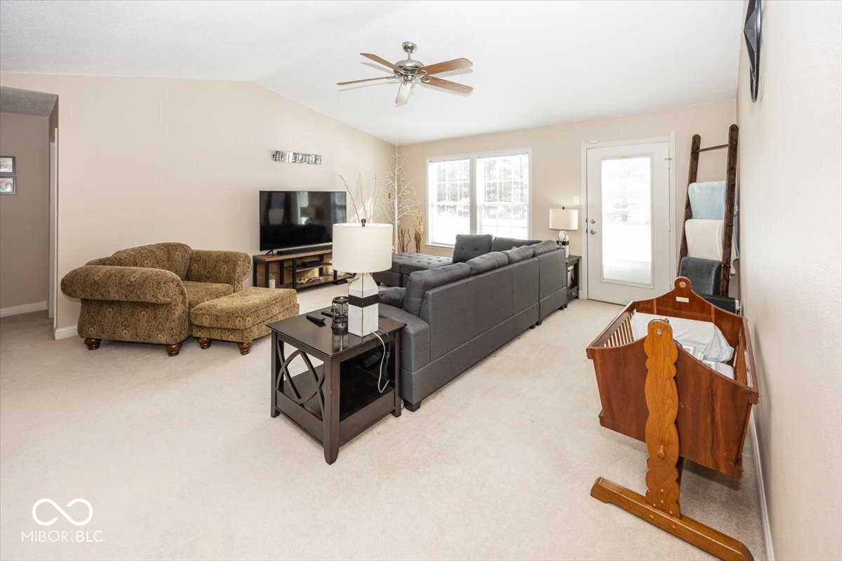 937 Springside Court Greenfield, IN 46140 - Photo 6 of 21