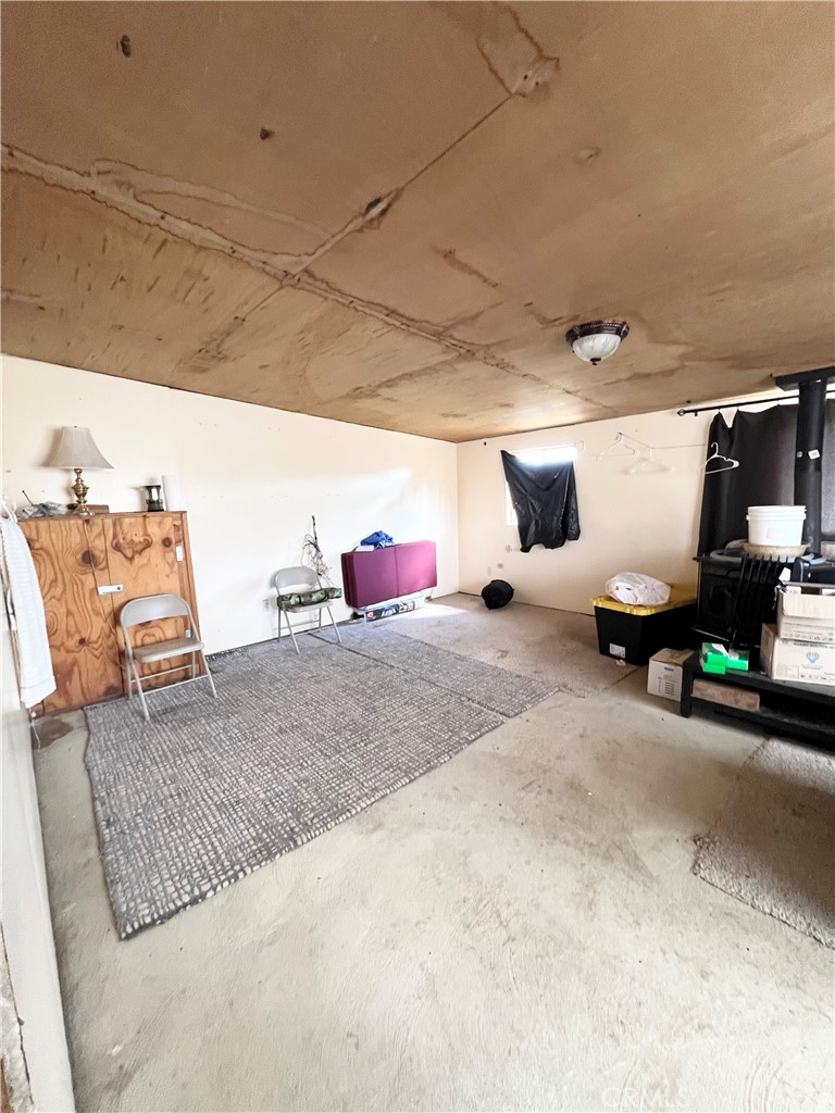 45080 Terwilliger Road Anza, CA 92539 - Photo 19 of 45 a view of a room with gym equipment