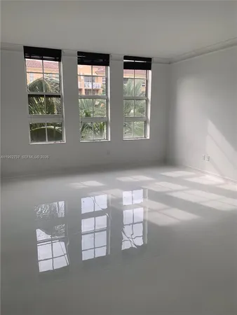 $2,400 | 3001 Northeast 185th Street, Unit 422, Aventura, FL 33180