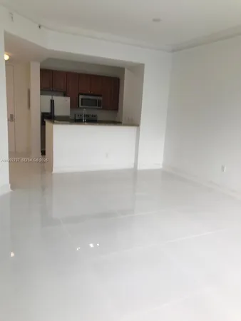 $2,400 | 3001 Northeast 185th Street, Unit 422, Aventura, FL 33180