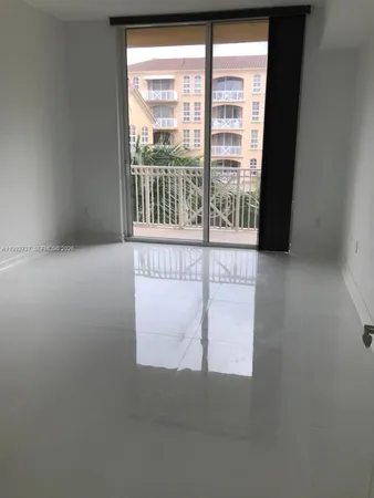 $2,400 | 3001 Northeast 185th Street, Unit 422, Aventura, FL 33180