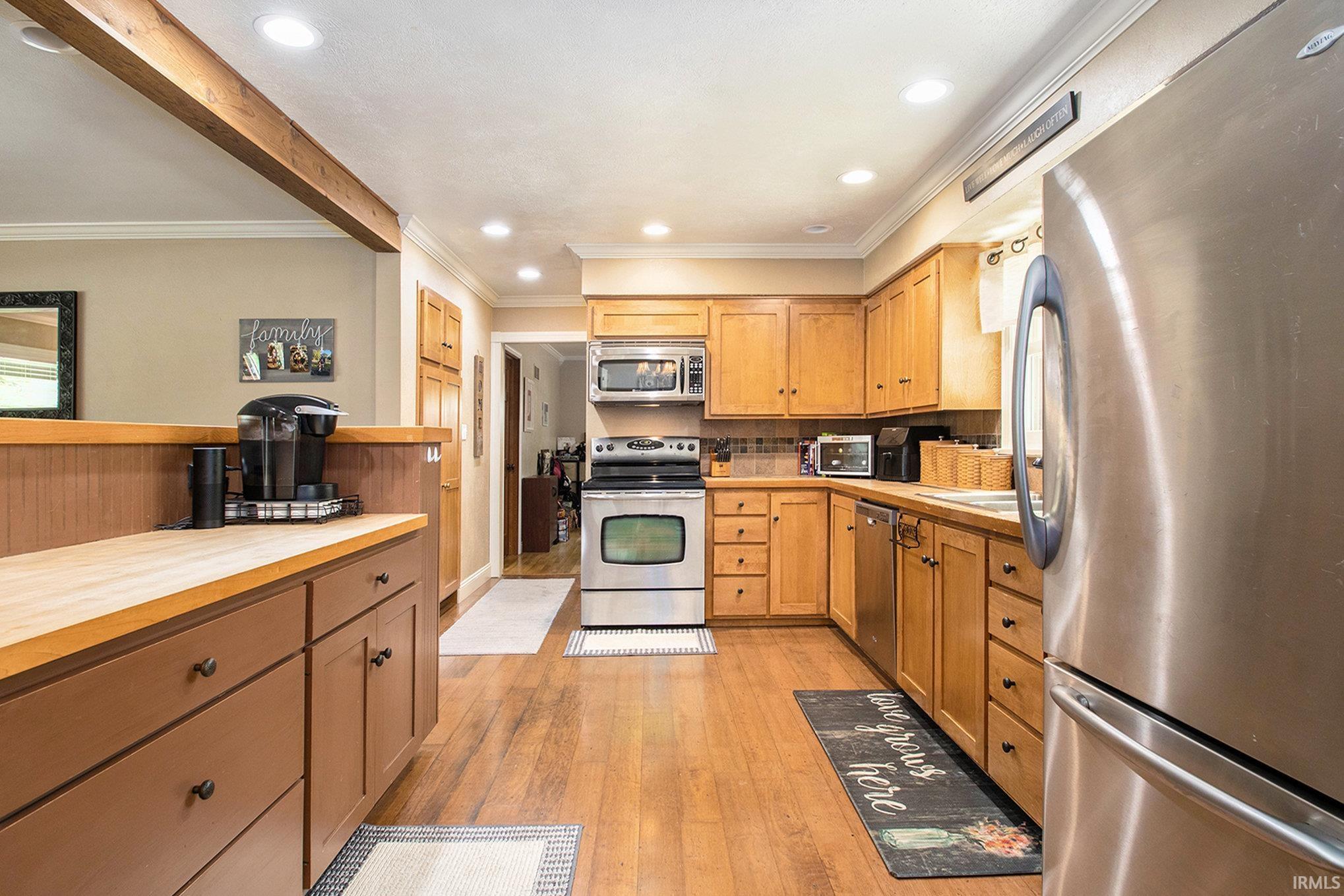 54556 Homeland Road Elkhart, IN 46514 - Photo 8 of 35 Gallery Image 8
