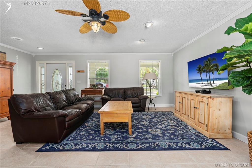 1093 Northwest Spruce Ridge Drive Stuart, FL 34994 - Photo 10 of 40 Gallery Image 10