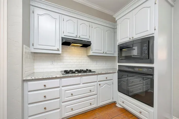 $500,000 | 2400 Peach Blossom Court, Bedford, TX 76021