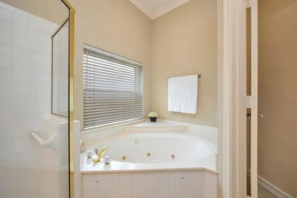 $500,000 | 2400 Peach Blossom Court, Bedford, TX 76021