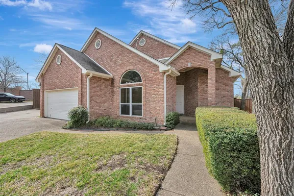 $515,000 | 2400 Peach Blossom Court, Bedford, TX 76021