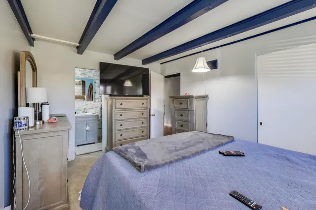 $450,000 | 5935 West Henderson Street, Chicago, IL 60634