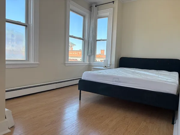 $3,800 | 2 Sherman Street, Unit 2A3, Cambridge, MA 02138