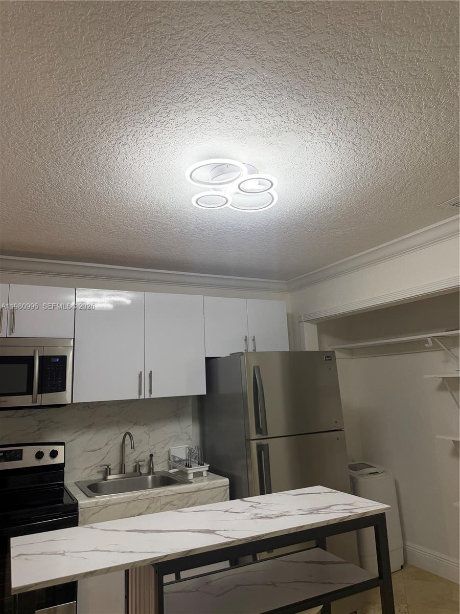 5435 Southwest 153rd Avenue Road, Unit 2 Miami, FL 33185 - Photo 6 of 10