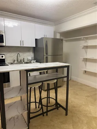 $2,000 | 5435 Southwest 153rd Avenue Road, Unit 2, Miami, FL 33185