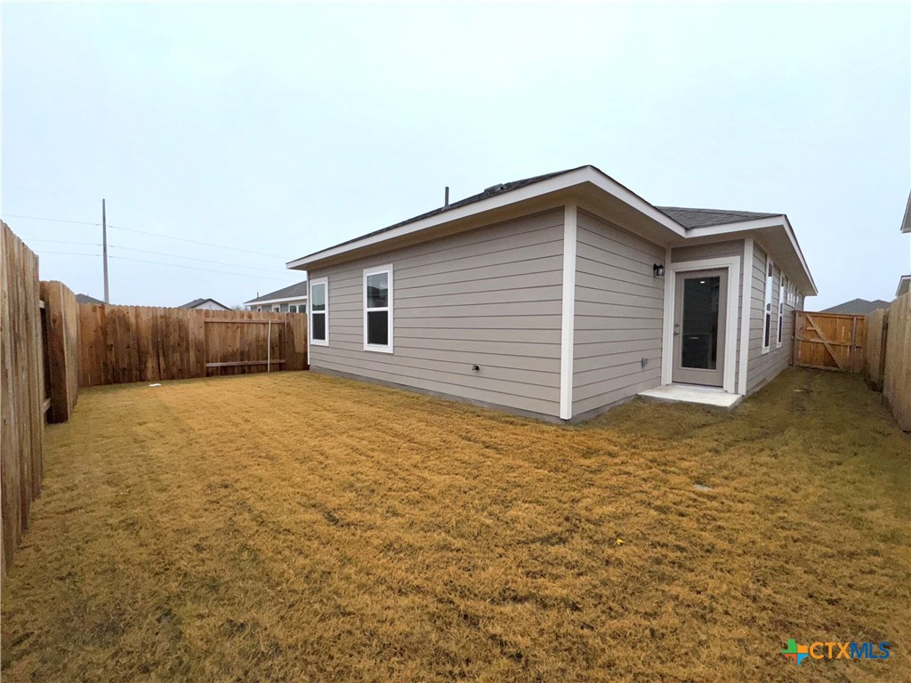 240 Alcatraz Loop Jarrell, TX 76537 - Photo 11 of 36