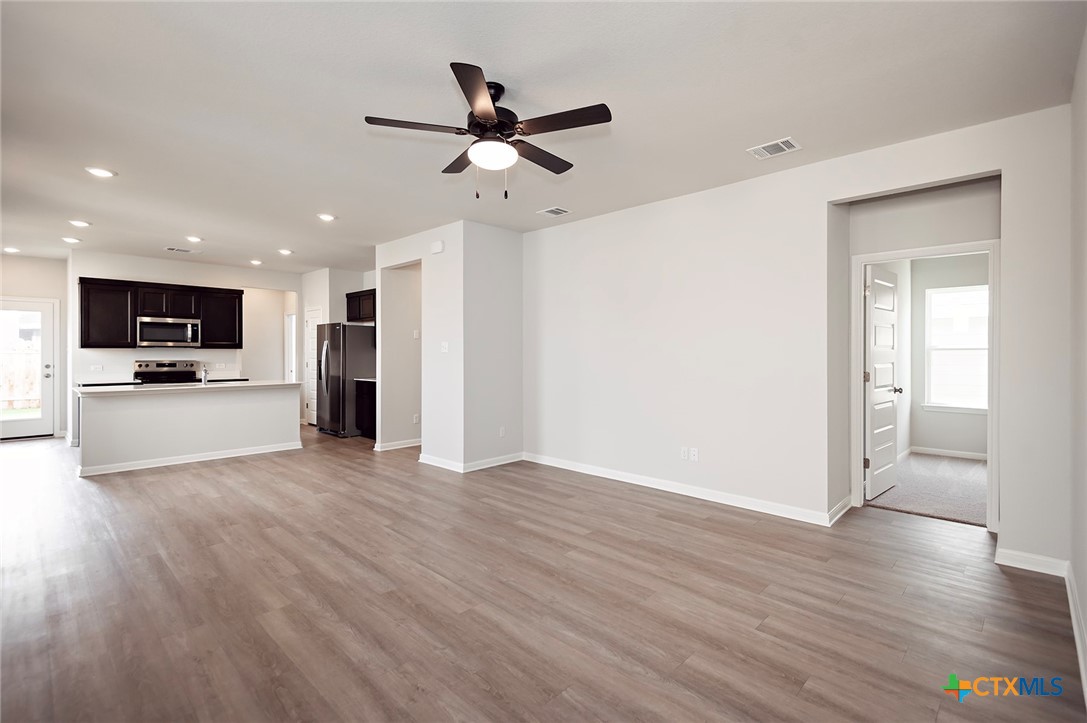 240 Alcatraz Loop Jarrell, TX 76537 - Photo 14 of 36