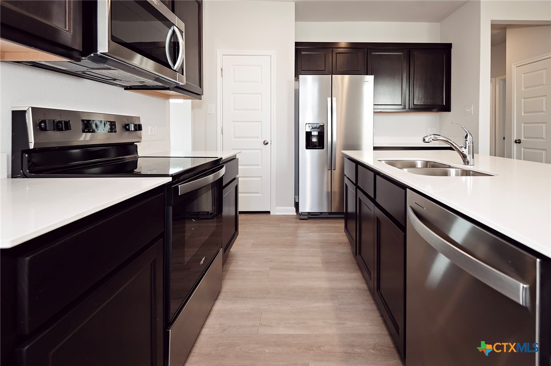 240 Alcatraz Loop Jarrell, TX 76537 - Photo 10 of 36