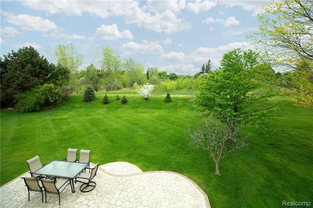 1662 Farnborough Drive Rochester, MI 48307 - Photo 9 of 52 1662farnborough6.jpg
