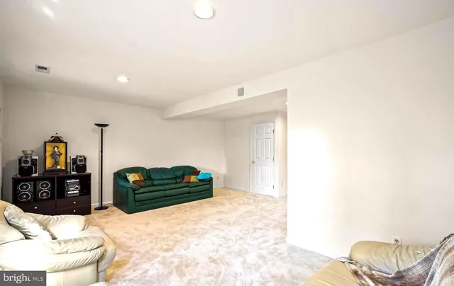 $2,750 | 10646 Winfield Loop, Manassas, VA 20109