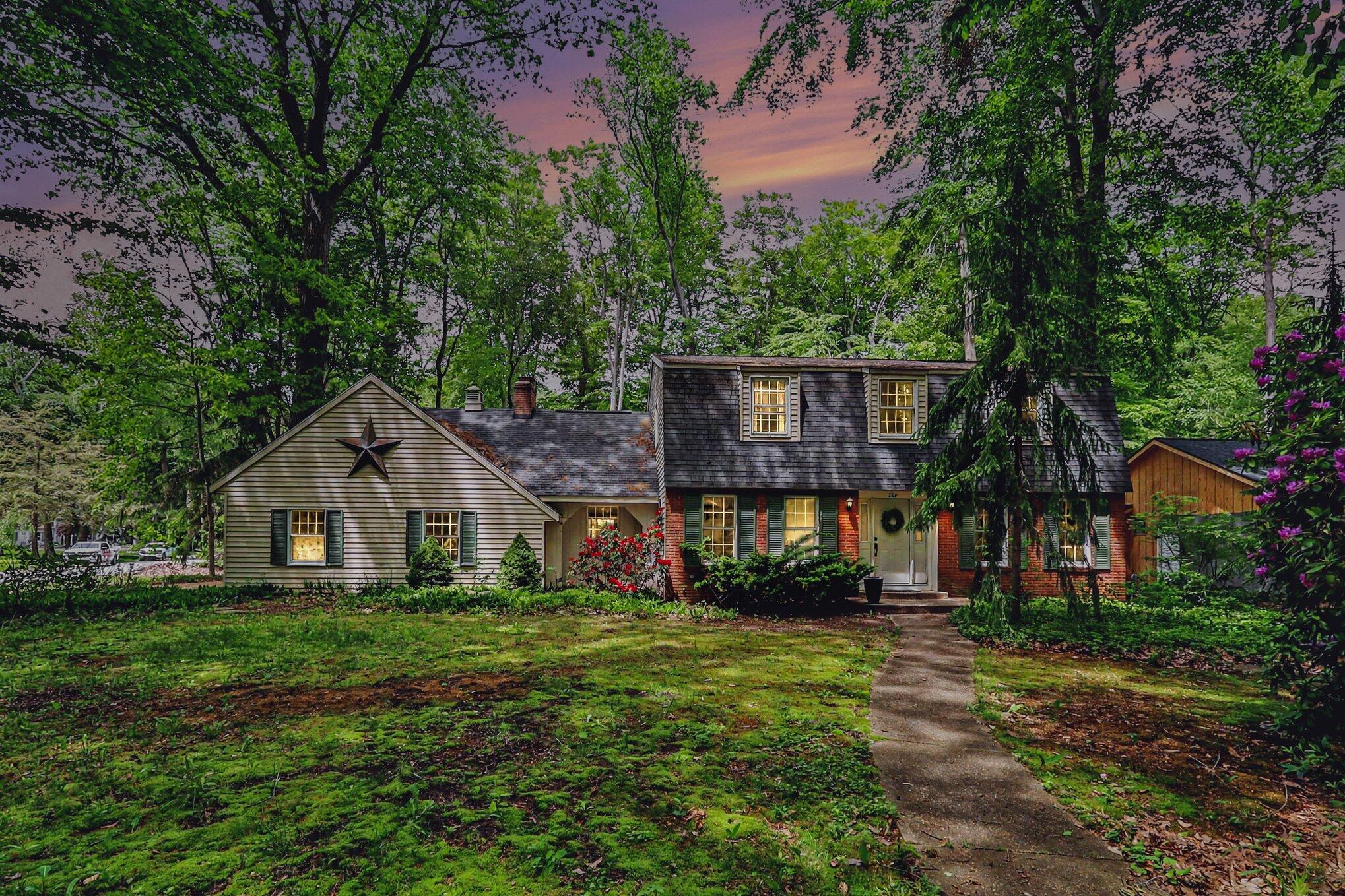 280 Portchester Road Holland, MI 49424 - Photo 2 of 28 001_file_9603