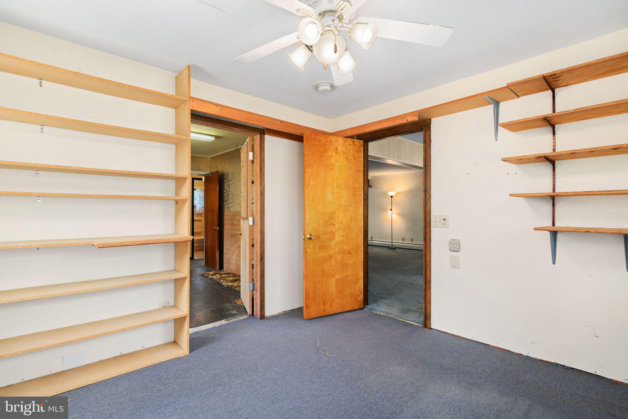 3217 Holyoke Road Philadelphia, PA 19114 - Photo 9 of 34 Gallery Image 9