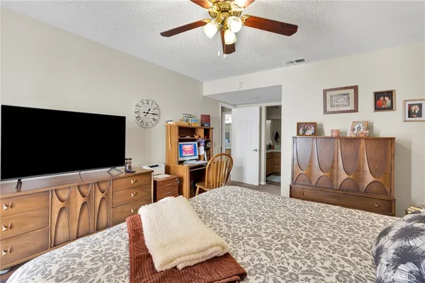 $280,000 | 11556 Winifred Drive, Apple Valley, CA 92308